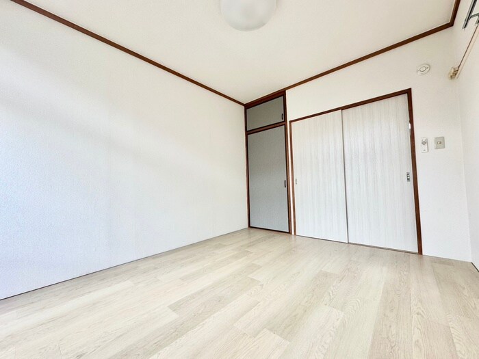 物件内観写真8　(居室)