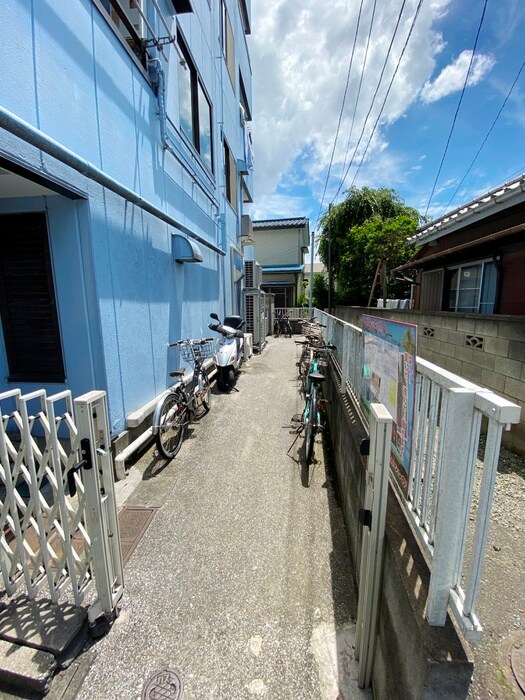 物件外観写真5　(駐輪場)