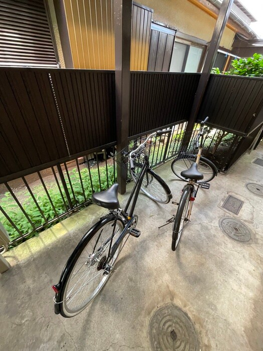 物件外観写真5　(駐輪場)