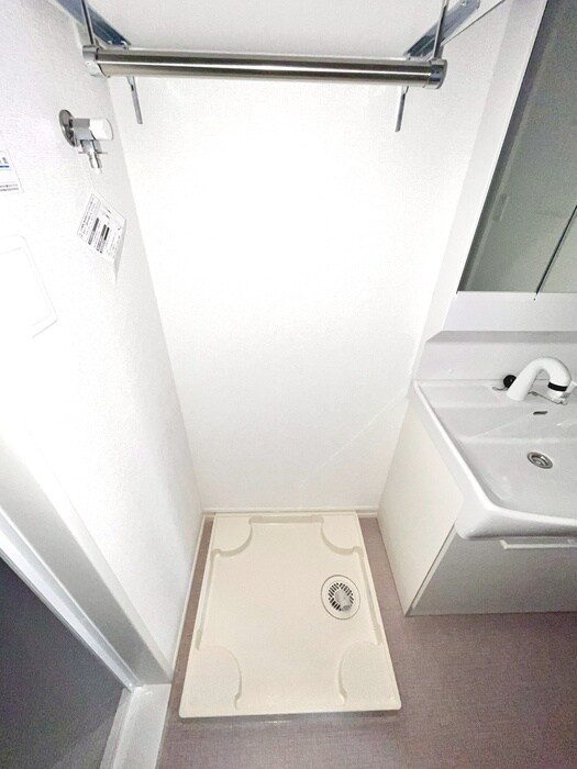 物件内観写真12　(洗濯機置場)