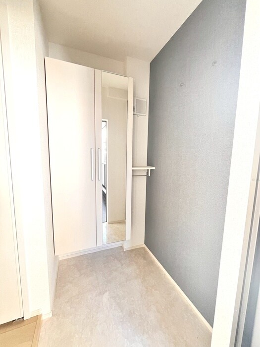 物件内観写真16　(玄関)