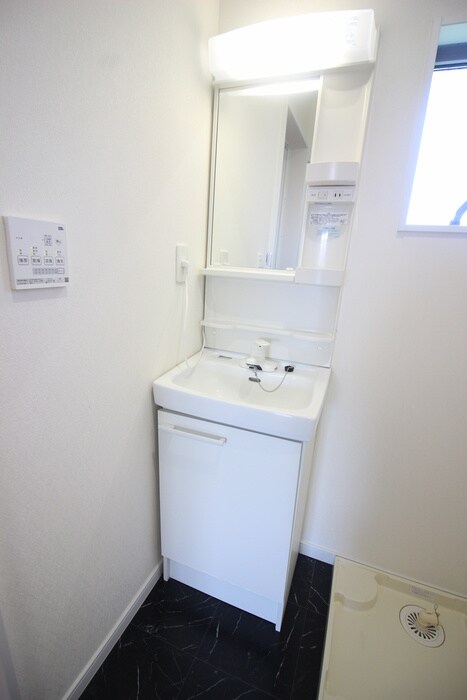 物件内観写真13　(洗面)