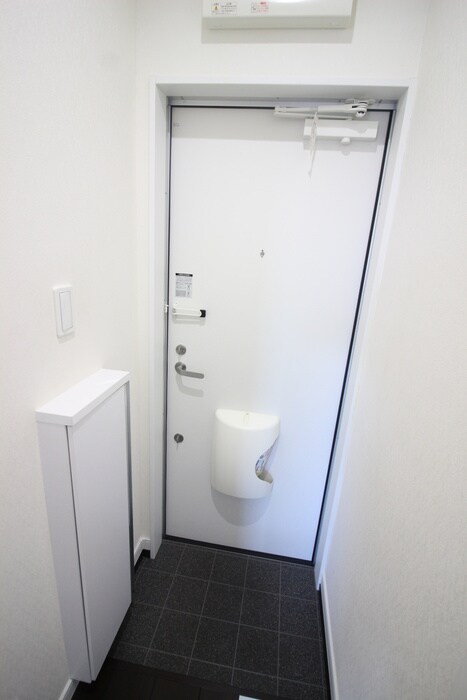 物件内観写真16　(玄関)