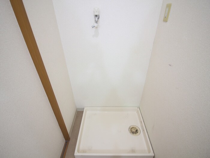 物件内観写真14　(洗濯機置場)