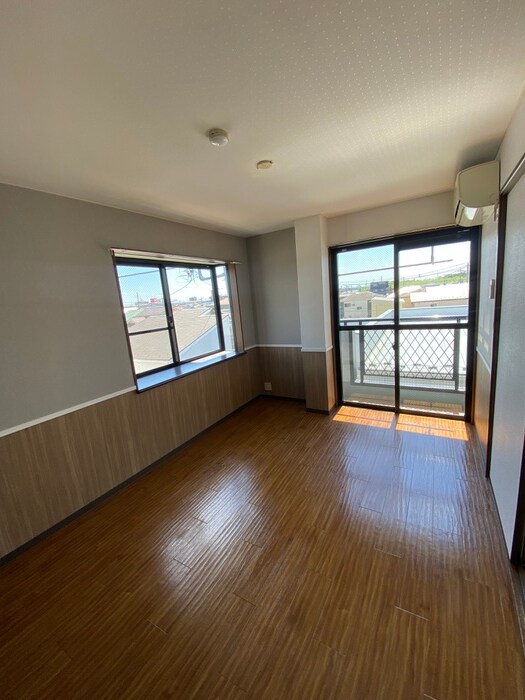 物件内観写真4　(居室)