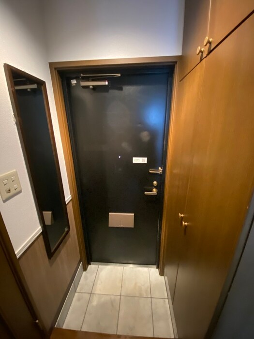 物件内観写真13　(玄関)