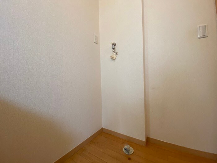 物件内観写真15　(洗濯機置場)