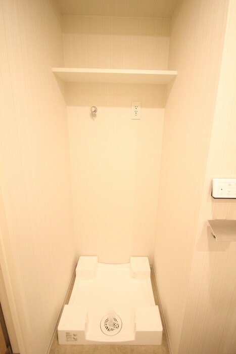 物件内観写真11　(洗濯機置場)