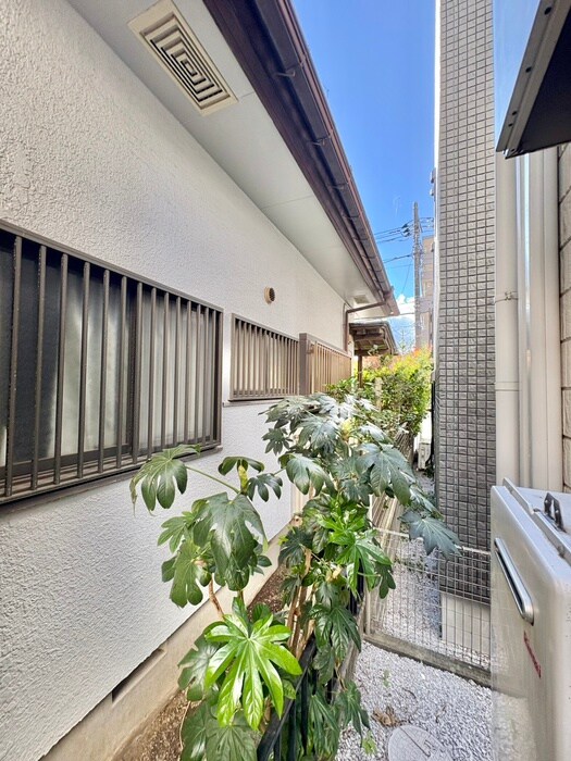 物件内観写真14　(室内からの展望)