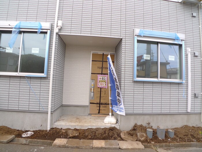 物件外観写真2　(エントランス部分)