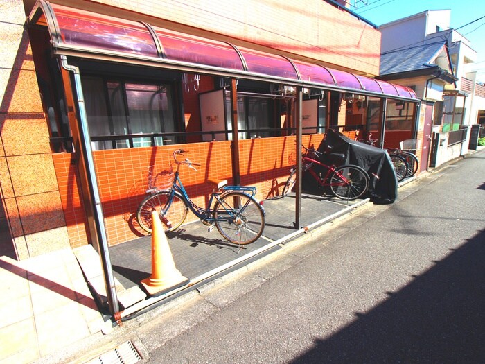 物件外観写真3　(駐輪場)