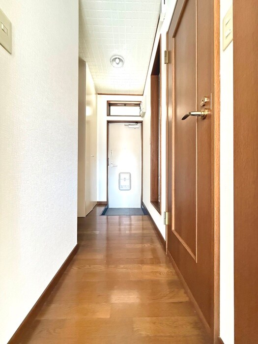 物件内観写真13　(廊下)