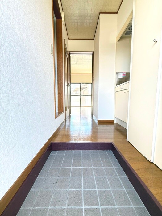 物件内観写真17　(玄関)