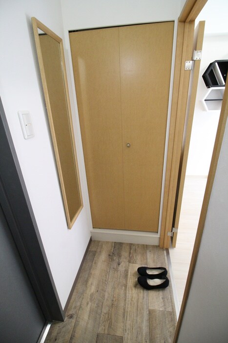 物件内観写真18　(玄関)