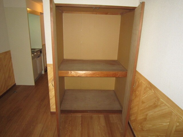 物件内観写真12　(収納)