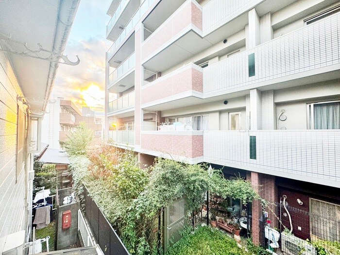 物件内観写真22　(室内からの展望)