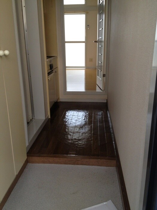 レオパレス三軒茶屋の玄関