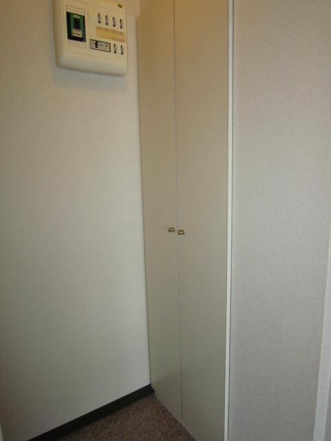 物件内観写真16　(玄関)