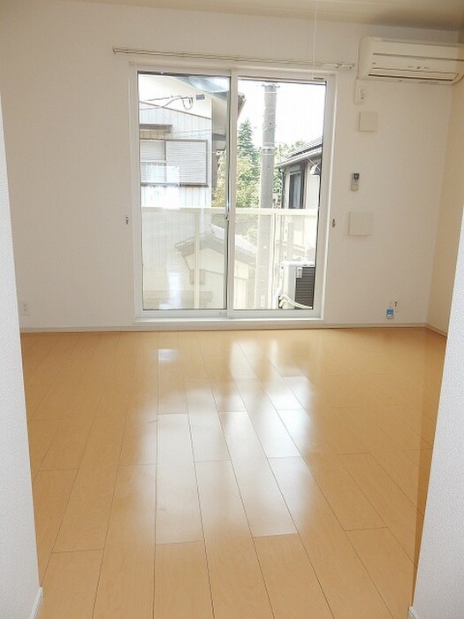 物件内観写真2　(居室)