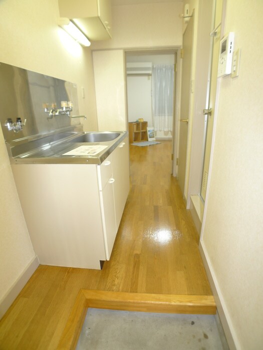 物件内観写真7　(玄関)