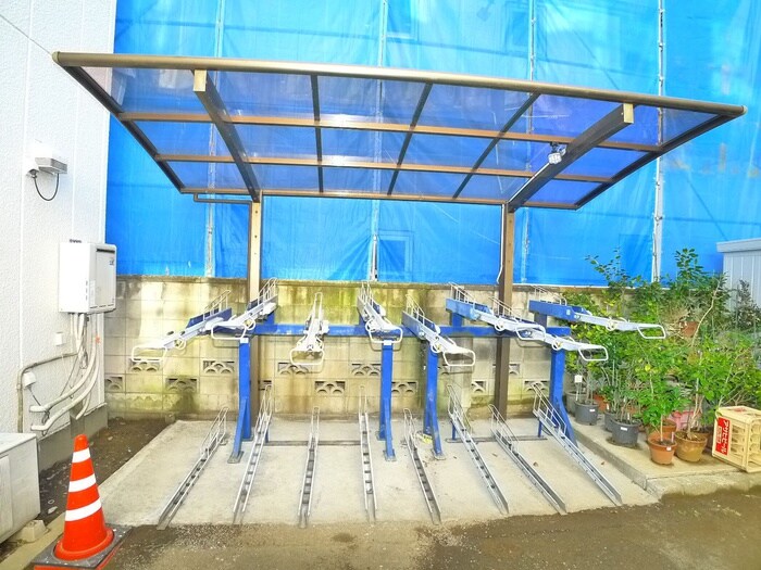 物件外観写真3　(駐輪場)