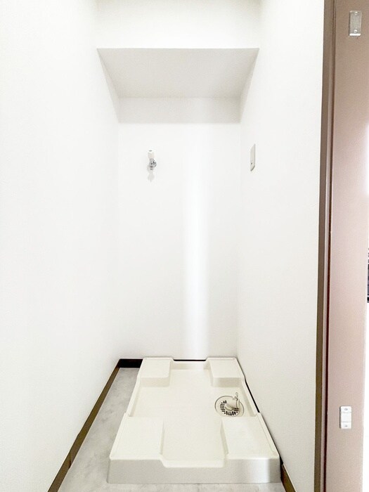 物件内観写真12　(洗濯機置場)