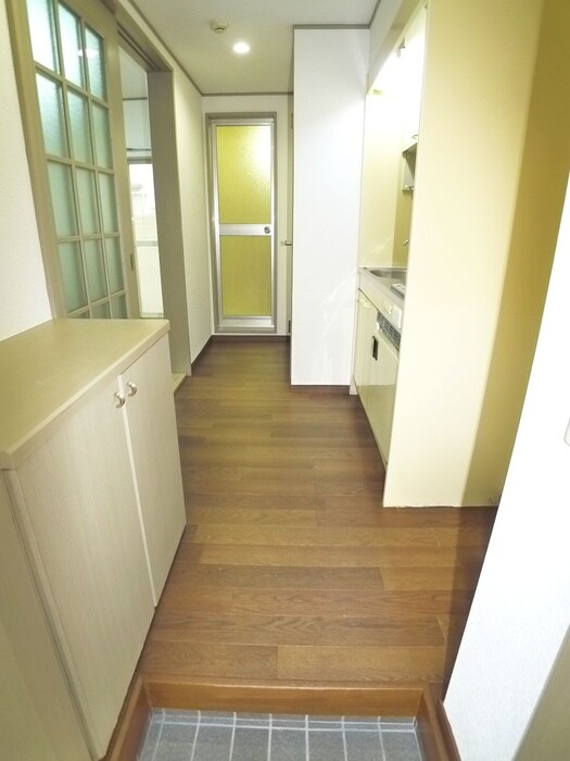 物件内観写真5　(廊下)