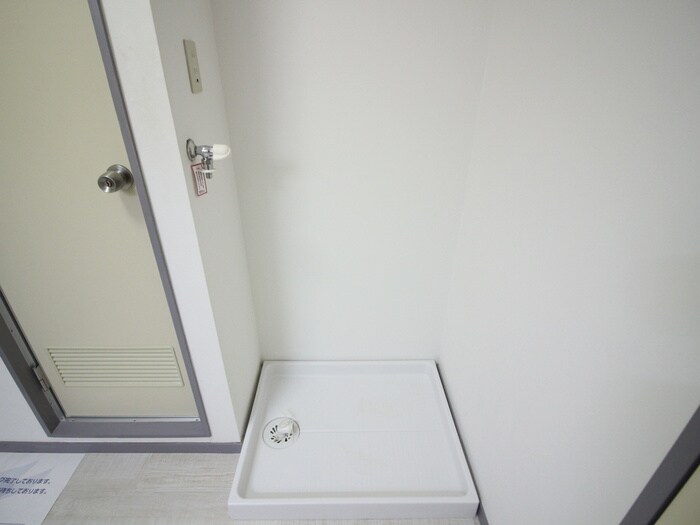 物件内観写真14　(洗濯機置場)