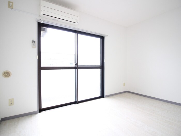 物件内観写真18　(居室)