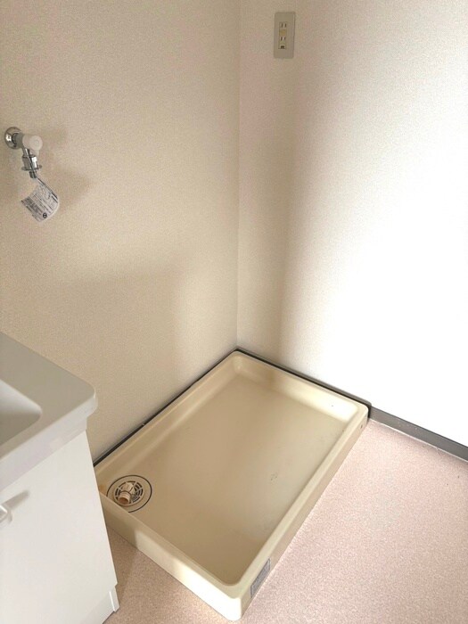 物件内観写真13　(洗濯機置場)