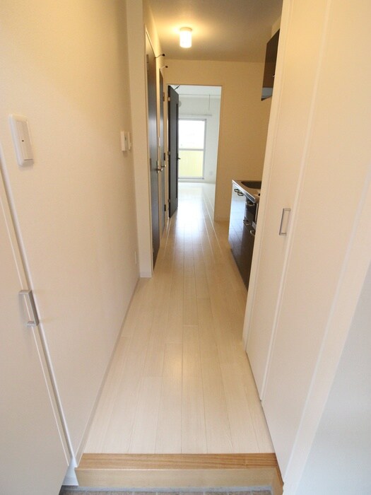 物件内観写真15　(廊下)