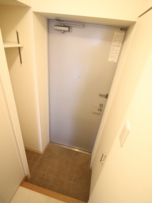 物件内観写真17　(玄関)