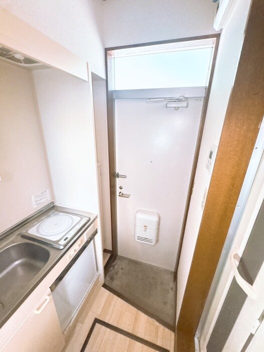 物件内観写真6　(玄関)