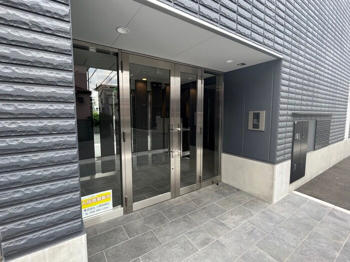 物件外観写真5　(エントランス部分)