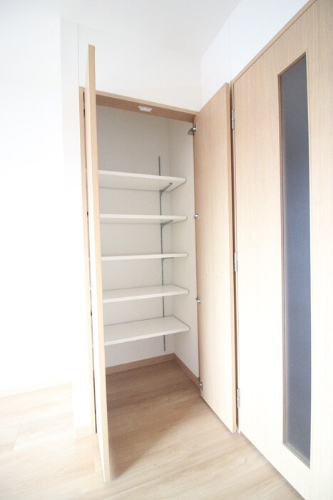 物件内観写真15　(収納)