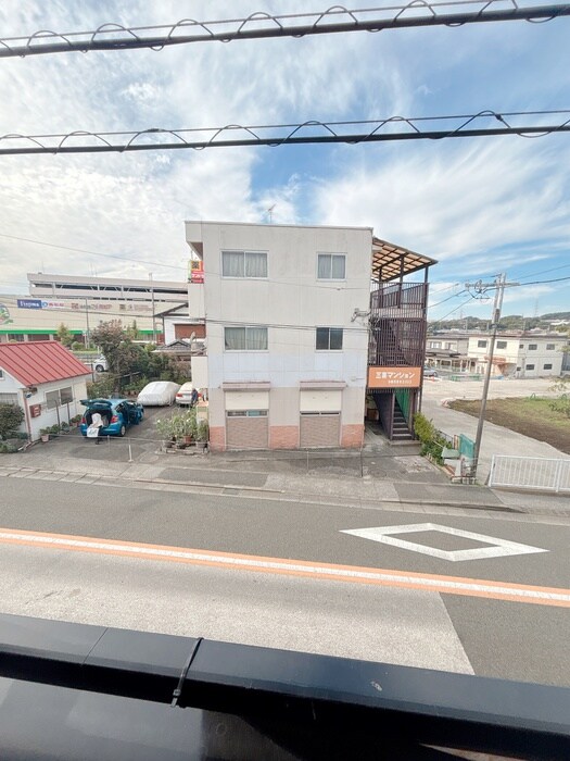 物件内観写真18　(室内からの展望)