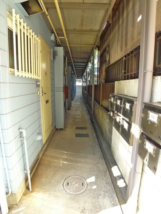 物件外観写真2　(エントランス部分)