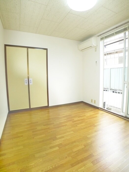 物件内観写真8　(居室)