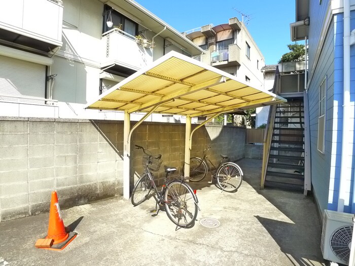 物件外観写真3　(駐輪場)