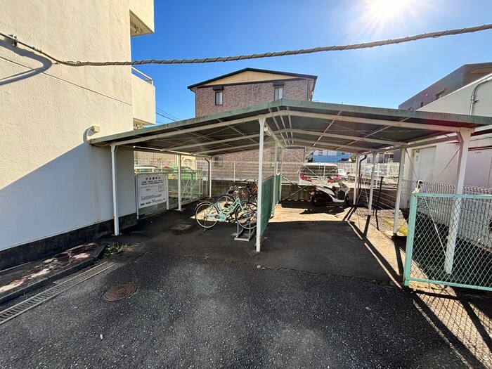 物件外観写真6　(駐輪場)