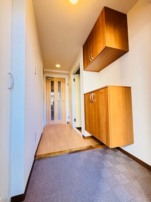 物件内観写真10　(玄関)