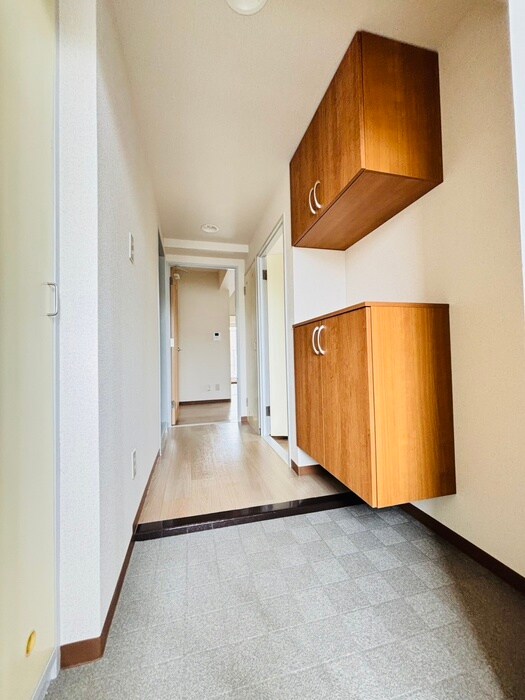 物件内観写真10　(玄関)