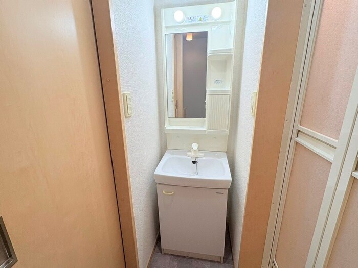 物件内観写真11　(洗面)