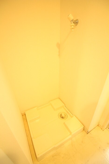 物件内観写真13　(洗濯機置場)