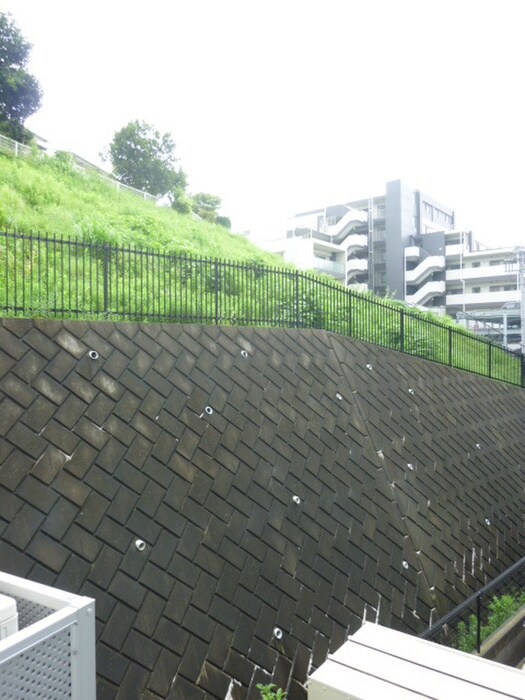 物件内観写真16　(室内からの展望)