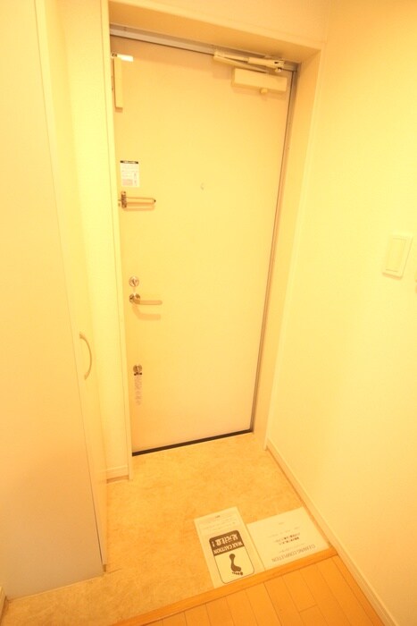 物件内観写真16　(玄関)