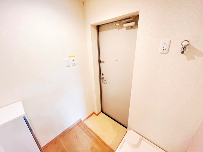 物件内観写真7　(玄関)