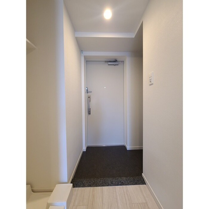 物件内観写真9　(玄関)