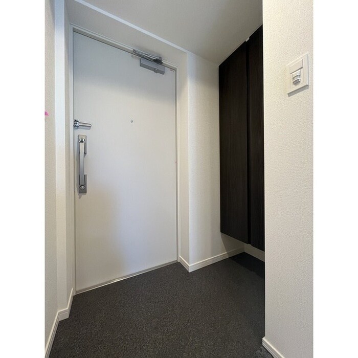 物件内観写真13　(玄関)