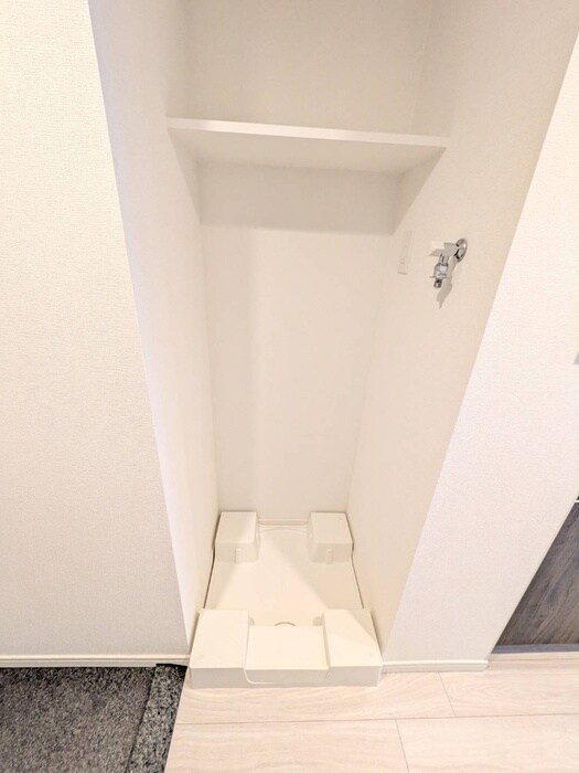 物件内観写真14　(洗濯機置場)